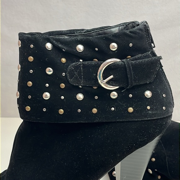 Qupid “Proven-15” Black Velvet Ankle Booties - Size 9 - With Box - Picture 8 of 16